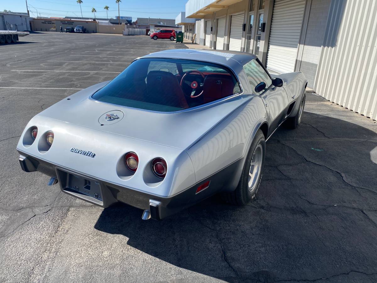 Chevrolet-Corvette-1978-4