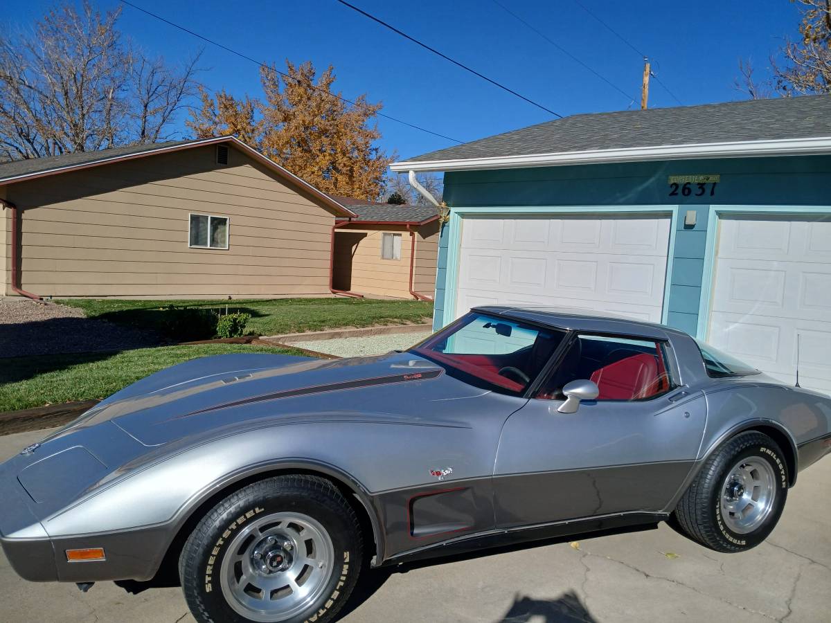 Chevrolet-Corvette-1978-5