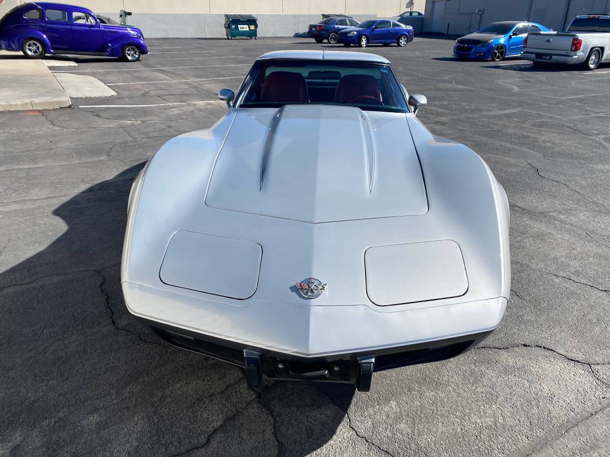 Chevrolet-Corvette-1978-5