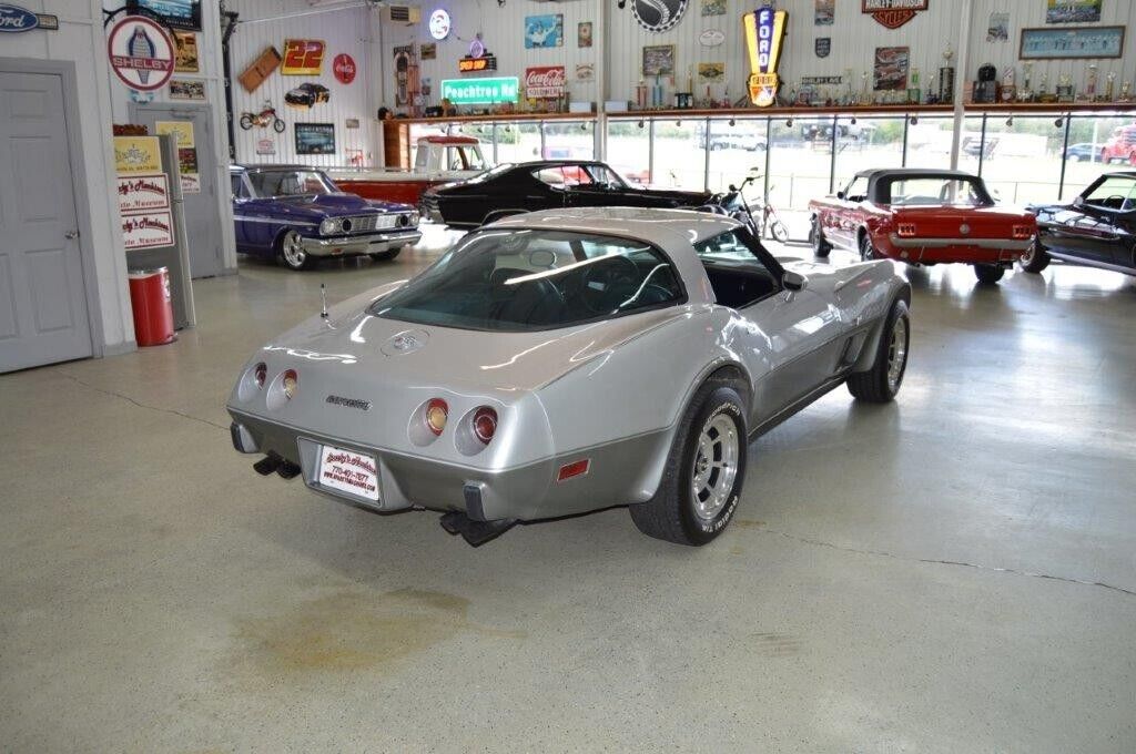 Chevrolet-Corvette-1978-5