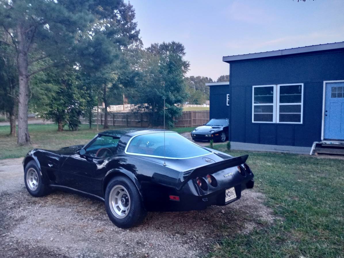 Chevrolet-Corvette-1978-5