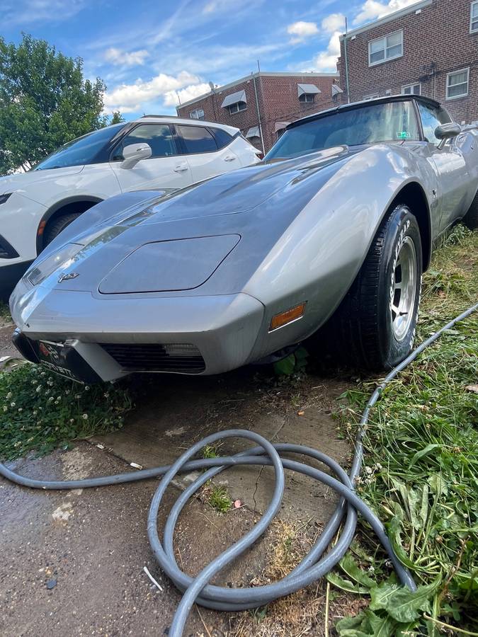 Chevrolet-Corvette-1979-14