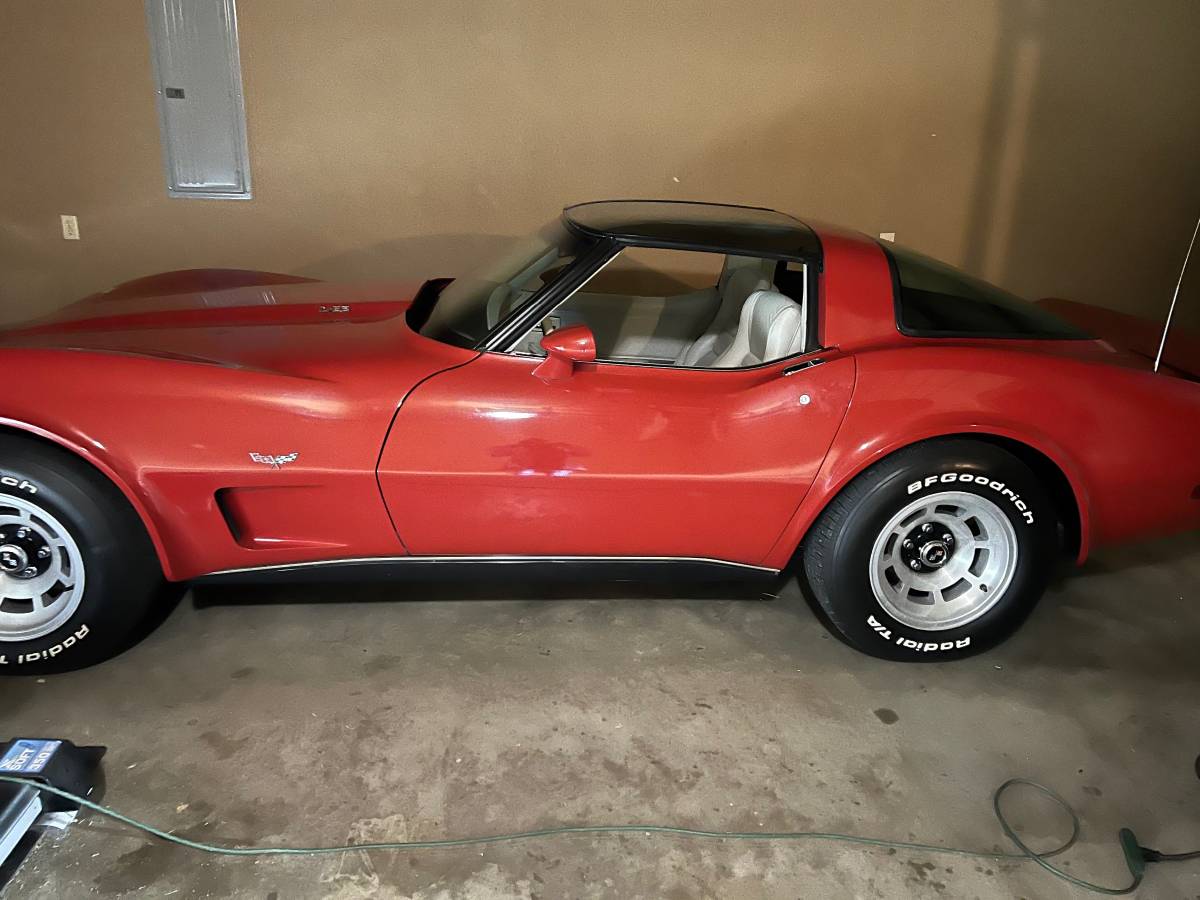 Chevrolet-Corvette-1979-3