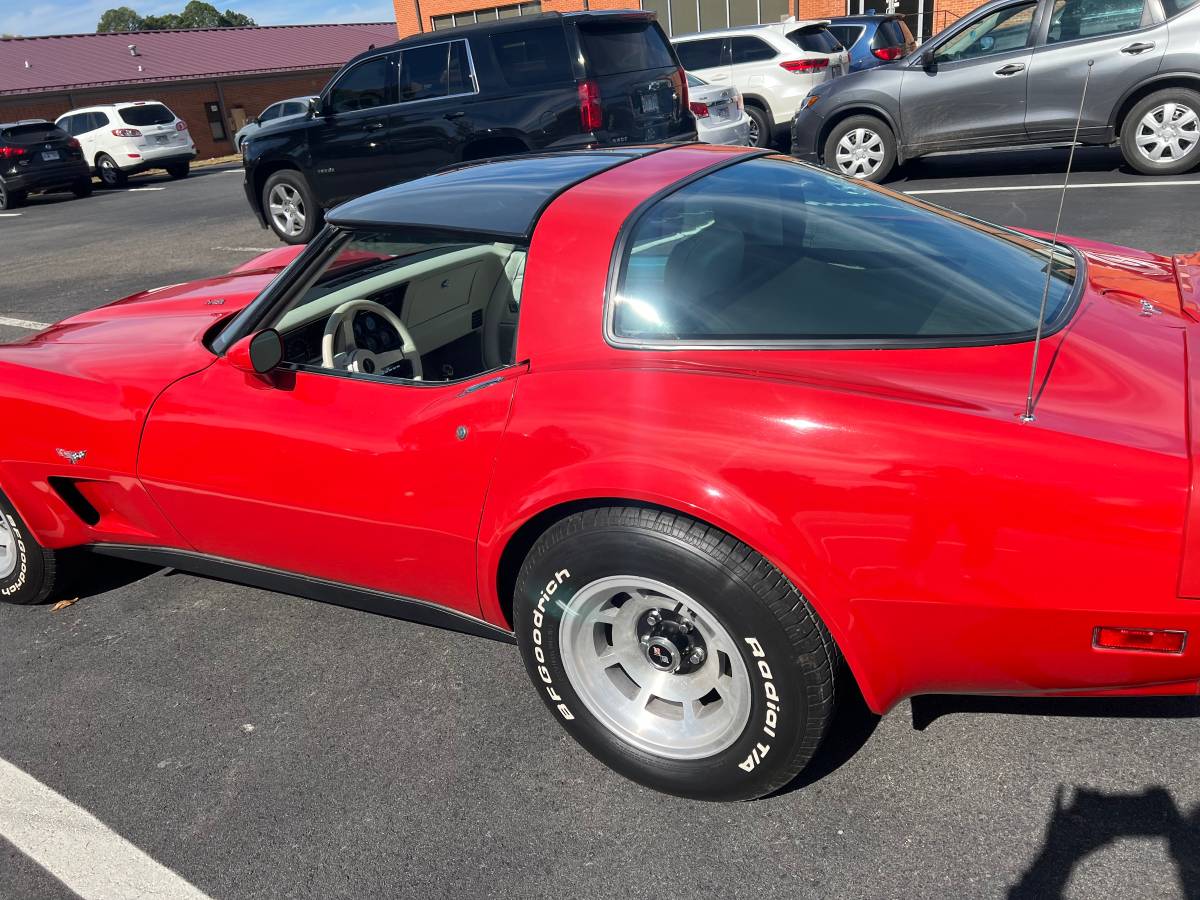 Chevrolet-Corvette-1979-4