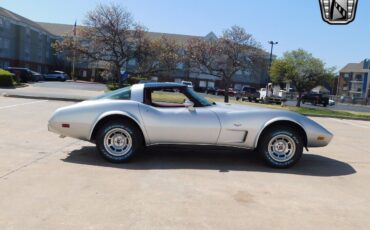 Chevrolet-Corvette-1979-6