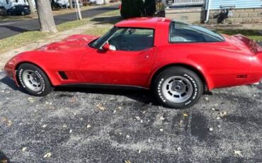 Chevrolet-Corvette-1980-1