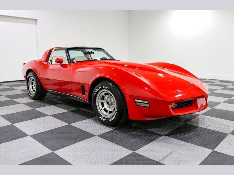 Chevrolet-Corvette-1980-1