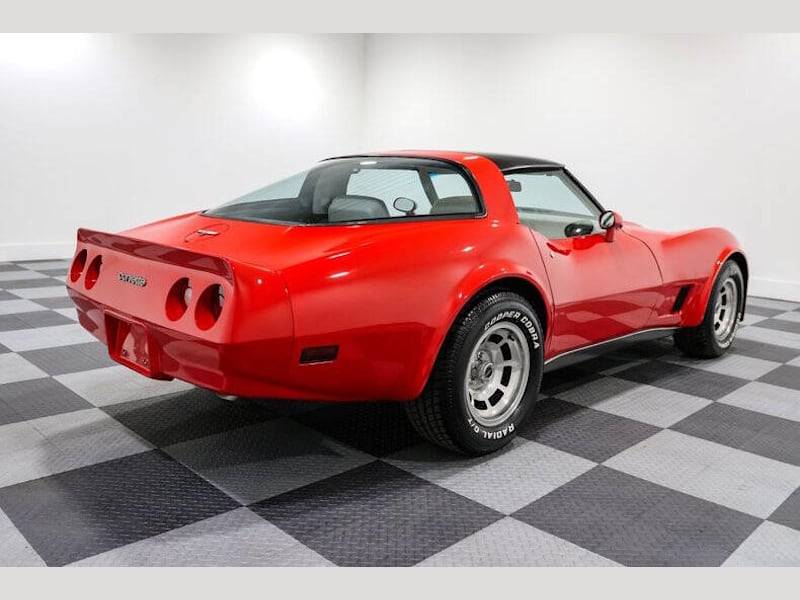 Chevrolet-Corvette-1980-10