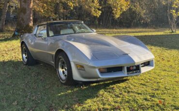 Chevrolet-Corvette-1980