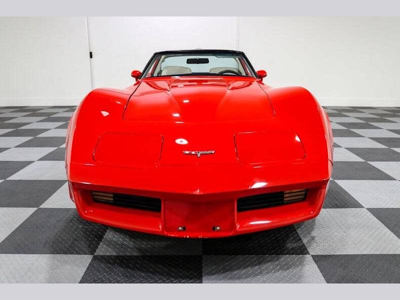 Chevrolet-Corvette-1980-2