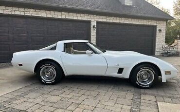 Chevrolet-Corvette-1980-3