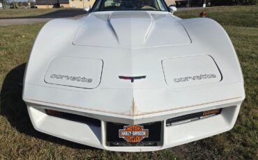 Chevrolet-Corvette-1980-4