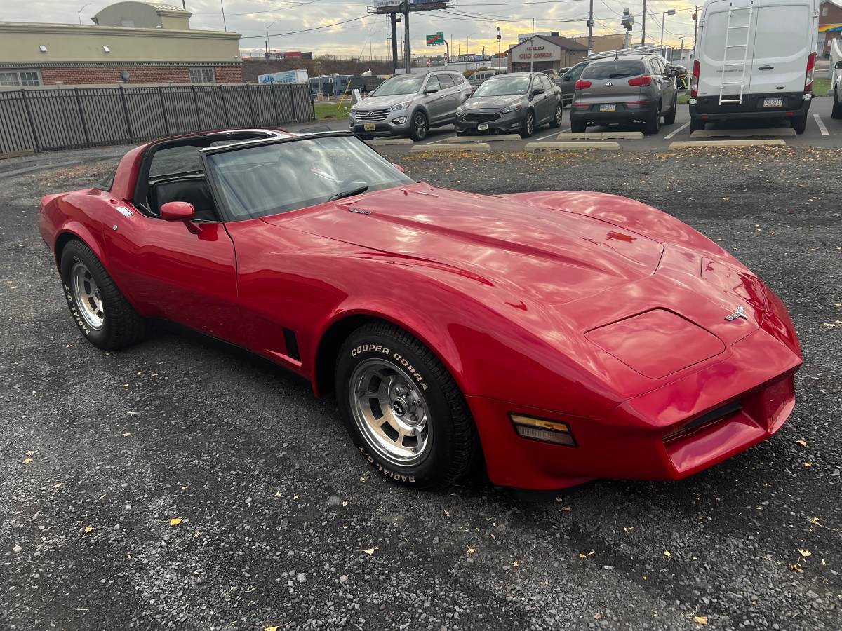 Chevrolet-Corvette-1980-4