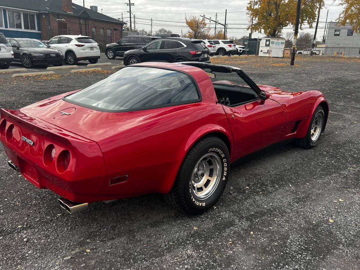 Chevrolet-Corvette-1980