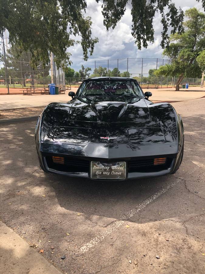 Chevrolet-Corvette-1980-6