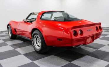 Chevrolet-Corvette-1980-6