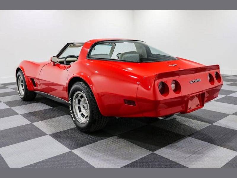 Chevrolet-Corvette-1980-6