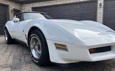 Chevrolet-Corvette-1980-9