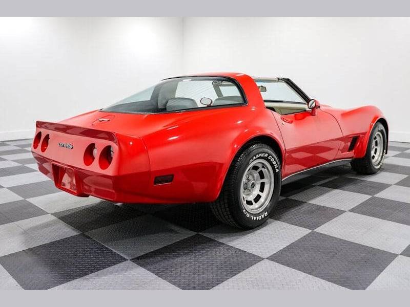 Chevrolet-Corvette-1980-9