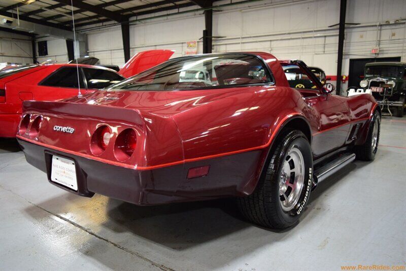 Chevrolet-Corvette-1981-11