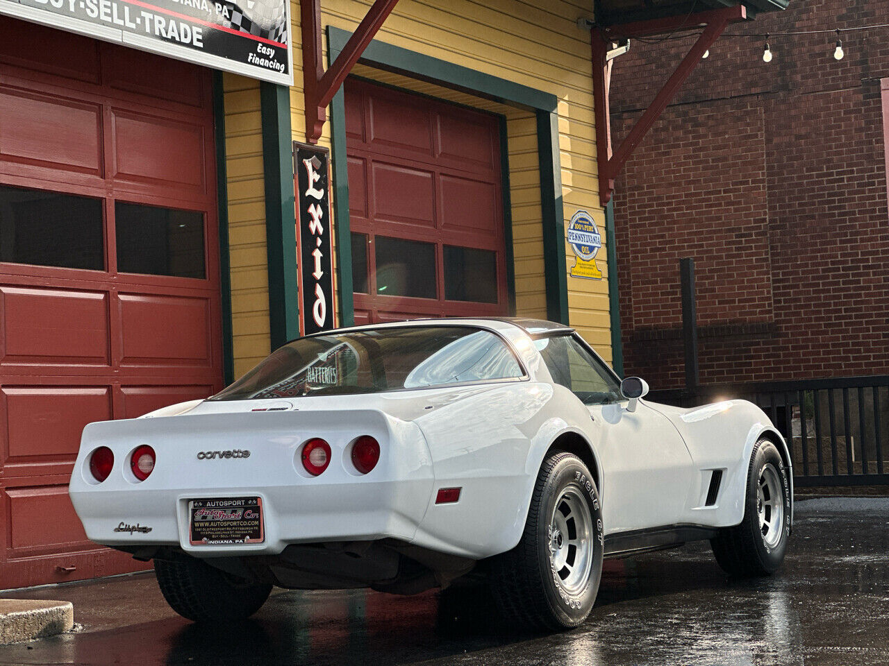 Chevrolet-Corvette-1981-2