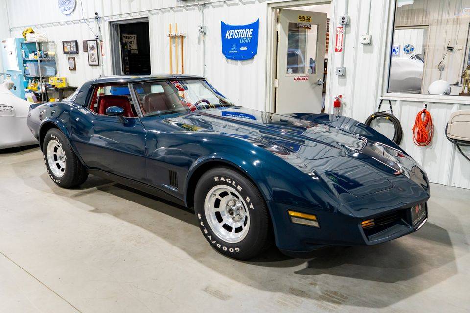 Chevrolet-Corvette-1981