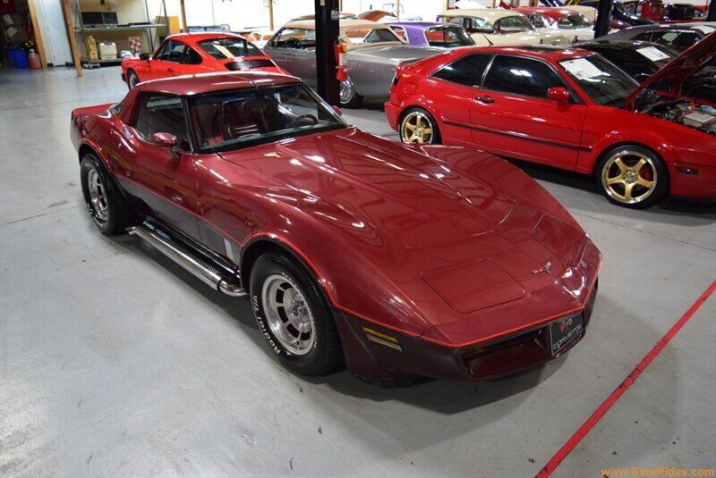 Chevrolet-Corvette-1981-8