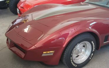 Chevrolet-Corvette-1982-1