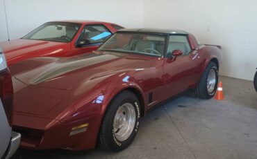 Chevrolet-Corvette-1982-10