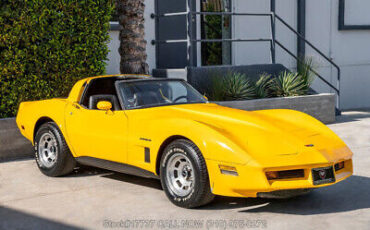 Chevrolet-Corvette-1982-2