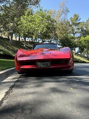 Chevrolet-Corvette-1982-3