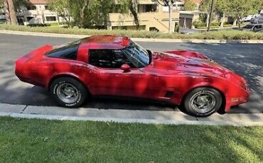 Chevrolet-Corvette-1982-6