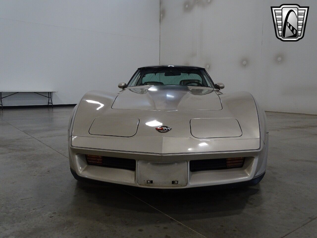 Chevrolet-Corvette-1982-8