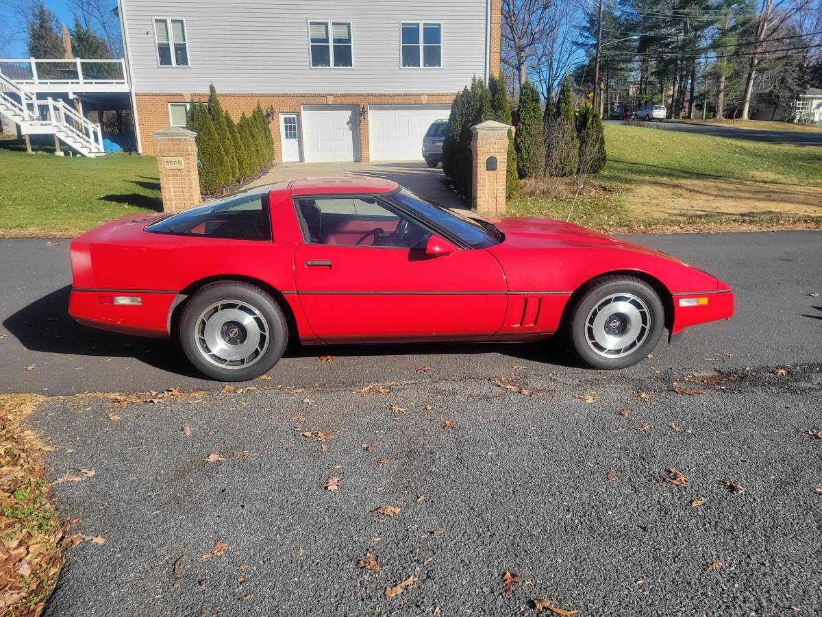 Chevrolet-Corvette-1984-1