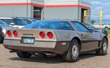 Chevrolet-Corvette-1984-11