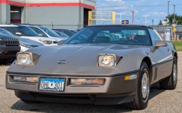 Chevrolet-Corvette-1984-3