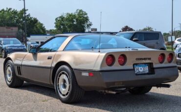 Chevrolet-Corvette-1984-6