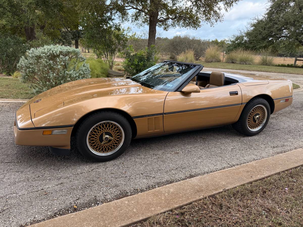 Chevrolet-Corvette-1986