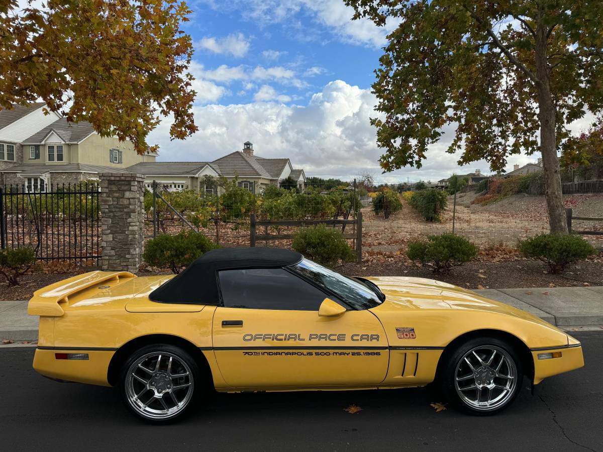 Chevrolet-Corvette-1986