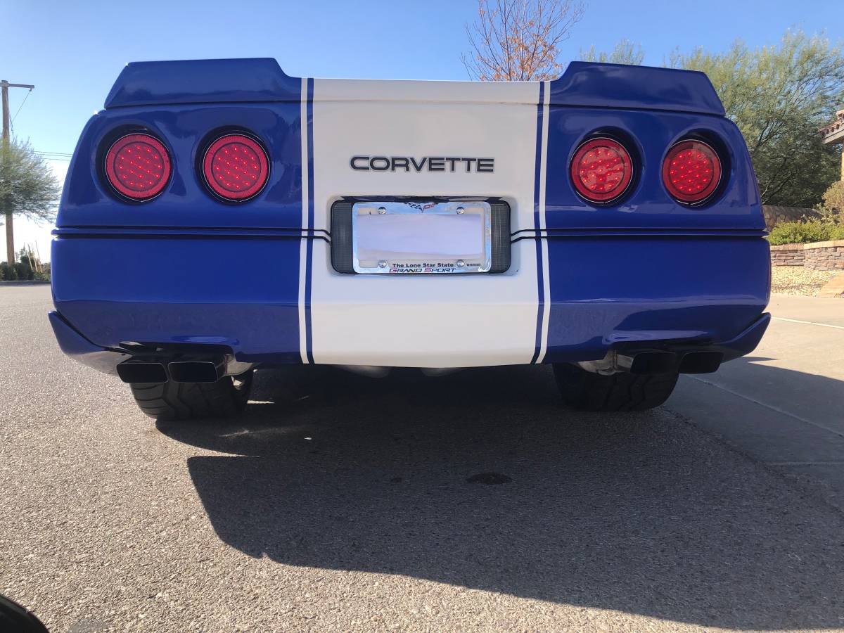 Chevrolet-Corvette-1986-2