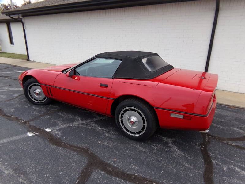 Chevrolet-Corvette-1986-3