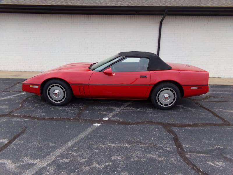 Chevrolet-Corvette-1986-4