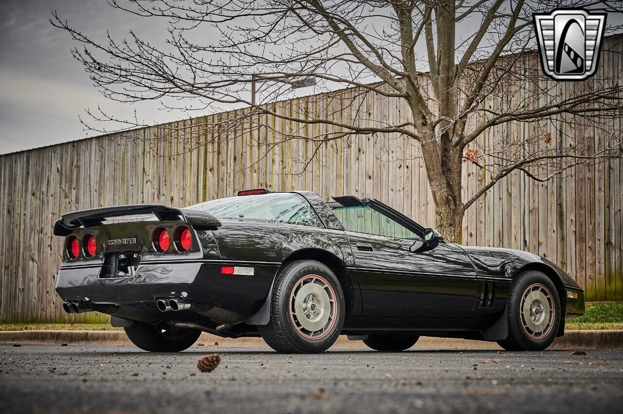 Chevrolet-Corvette-1986-6