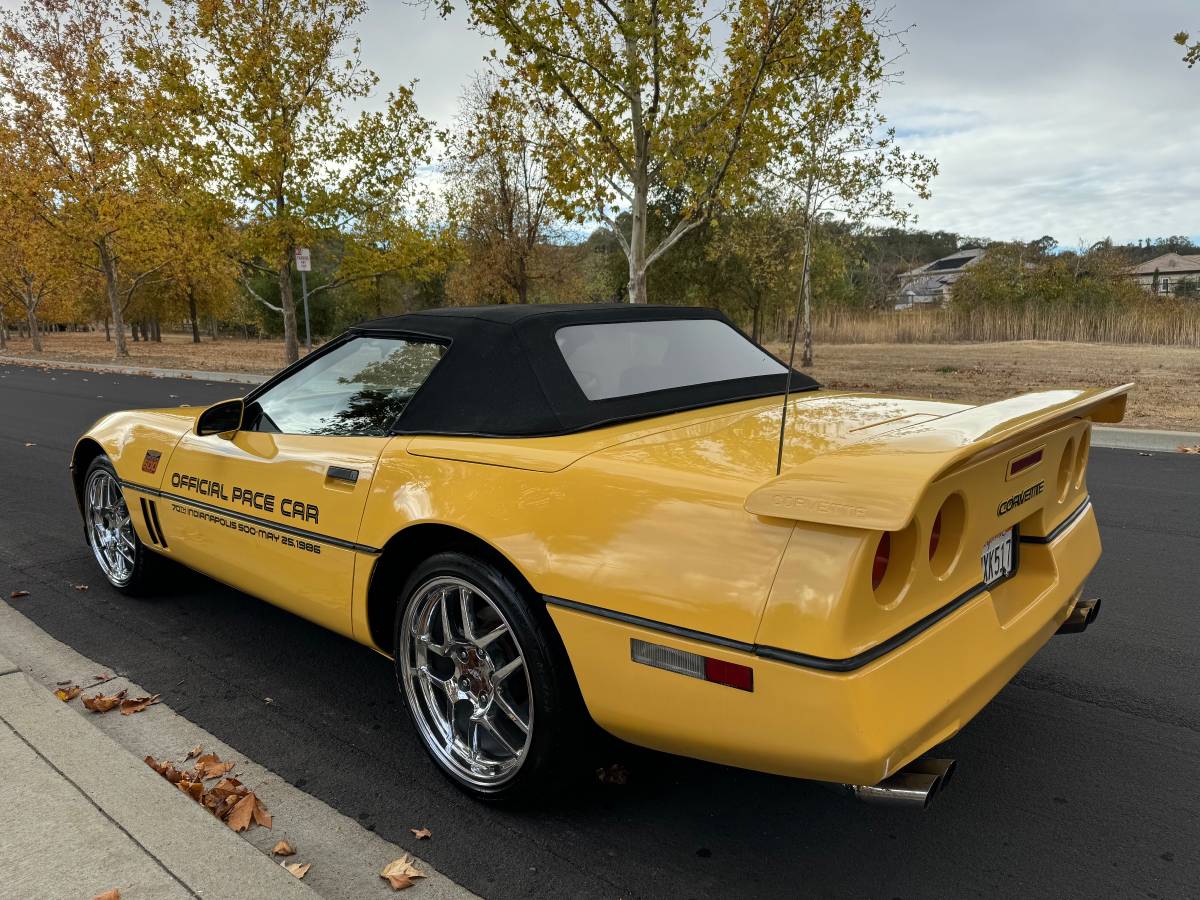 Chevrolet-Corvette-1986-7