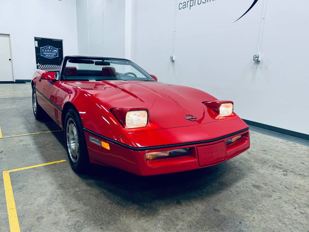 Chevrolet-Corvette-1987-18