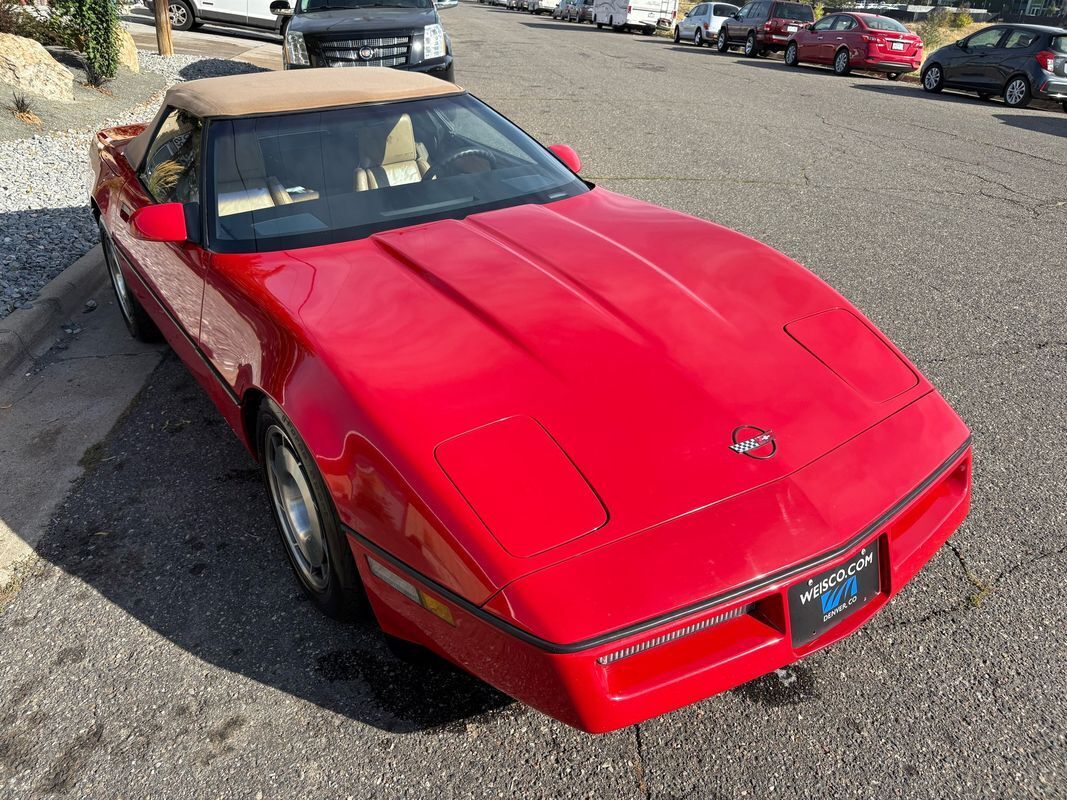 Chevrolet-Corvette-1987-29