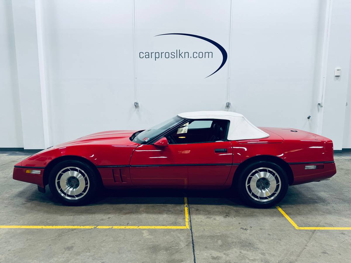 Chevrolet-Corvette-1987-3