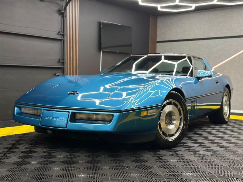 Chevrolet-Corvette-1987-4