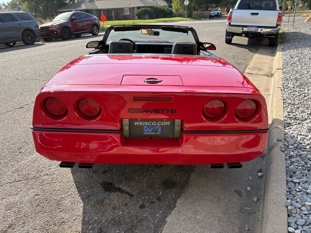 Chevrolet-Corvette-1987-5