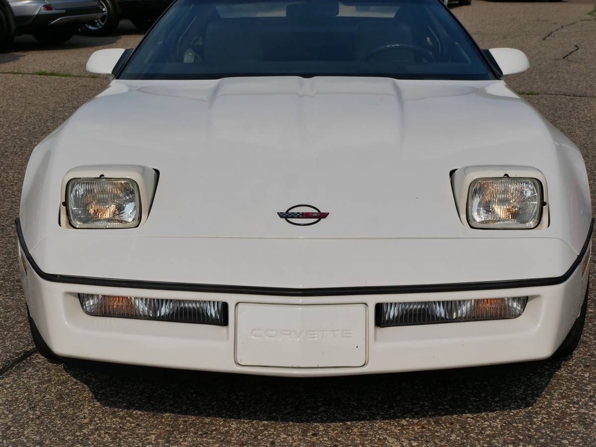 Chevrolet-Corvette-1988-10